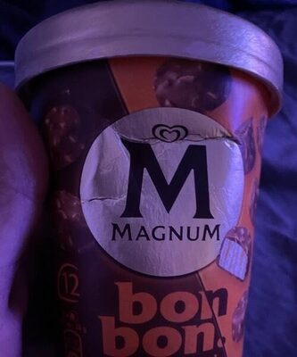 Langnese Magnum Bonbon Salted Caramel Almond 12ST 204ml