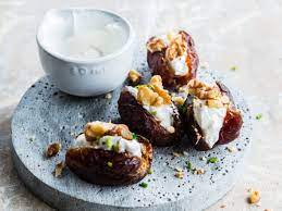 Tapas Datteln mit Ziegenfrischkäse 80g